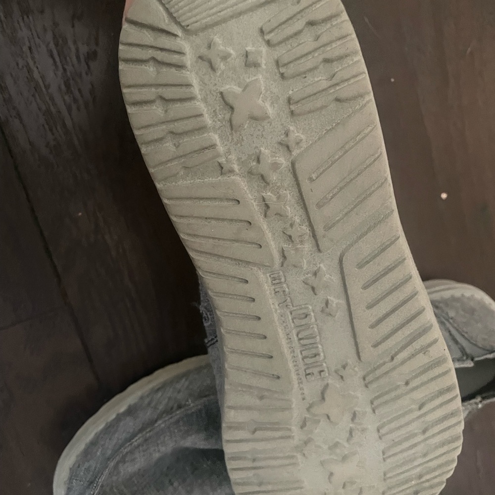 Boys Hey Dudes. Boys size 6